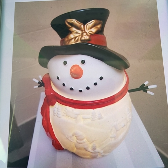 NIB. Scentsy, Build A Snowman, Scentsy Warmer Holiday 2017 Collection. - Picture 9 of 14